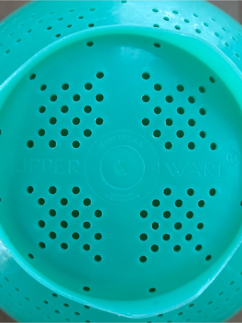 VINTAGE TUPPERWARE Jadeite green Colander Strainer Bowl. Pre-owned. Good Cond